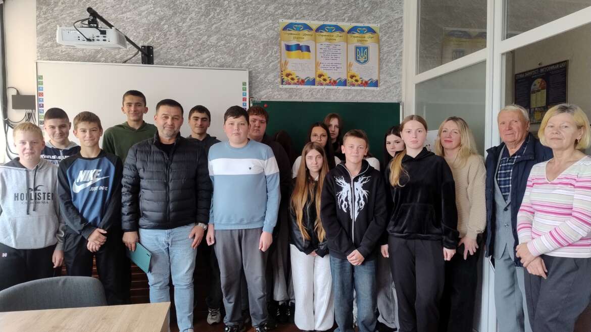 Зустріч учнів з пастером церкви Нове Покоління Леонідом Тимощуком