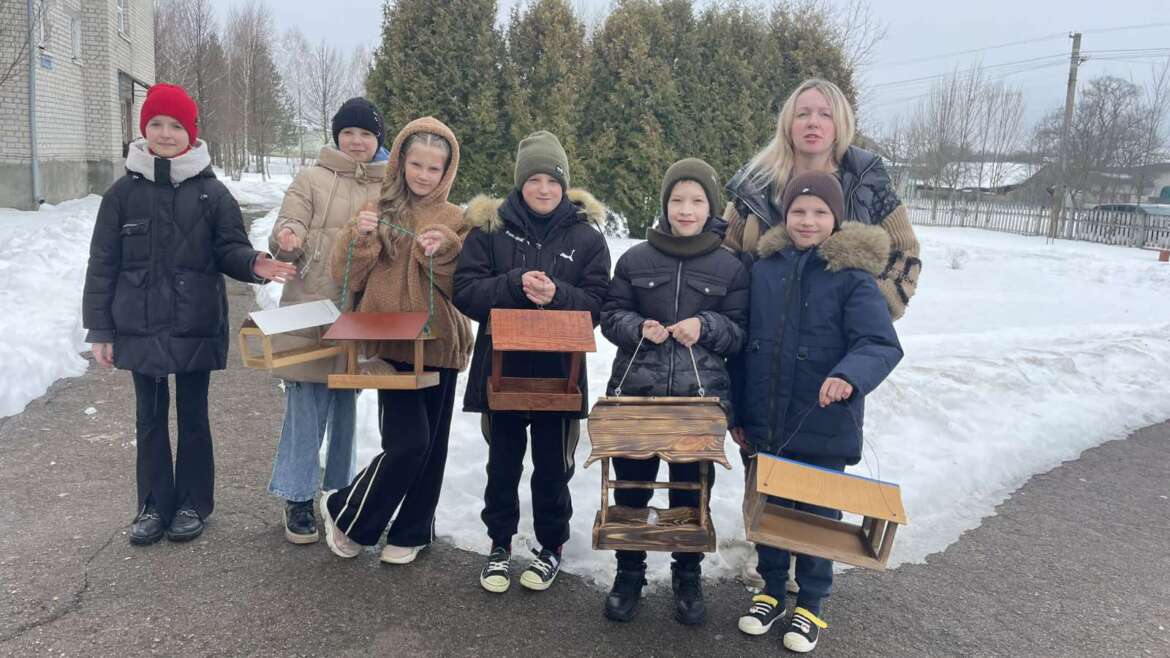 Акція «Допоможемо зимуючим птахам»